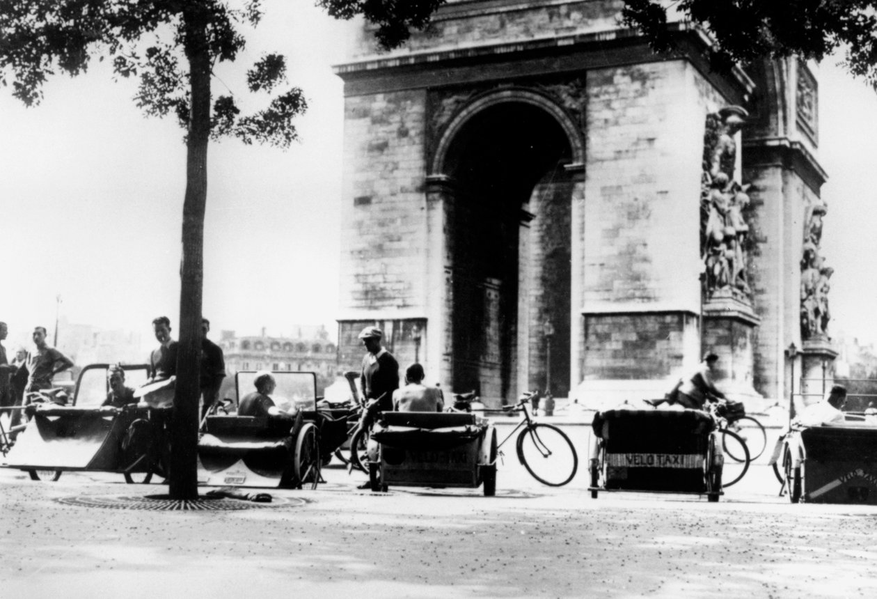 Taxis en bicicleta en la Place d