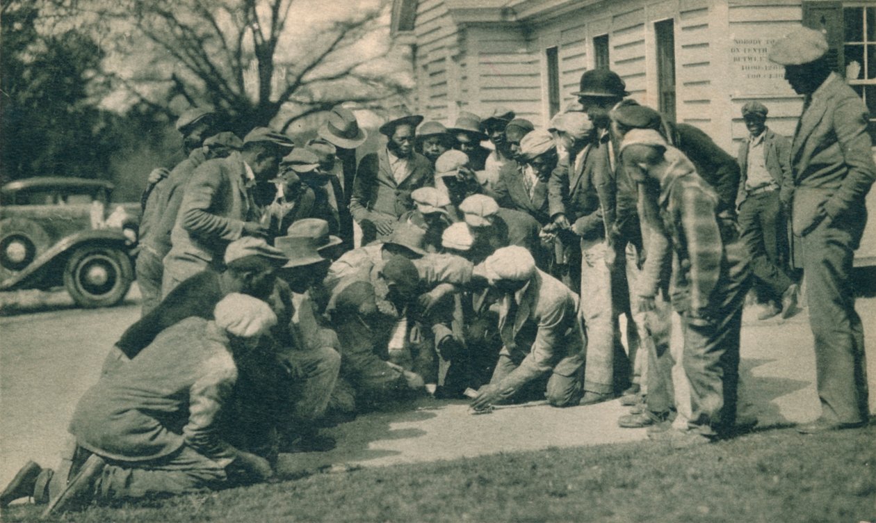Caddies negros jugando a los dados, c1920s de Unbekannt