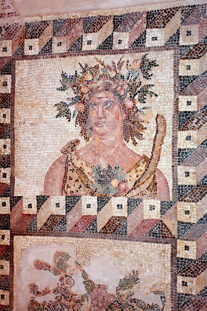 Busto de Primavera - Detalle del panel de las Cuatro Estaciones - Mosaicos de Pafos, Casa de Dionysos - Finales del siglo II d.C. - Chipre - Personificación de la Primavera - Detalle del mosaico de las cuatro estaciones - Mosaicos de Pafos, Casa de Dionyso de Unbekannt