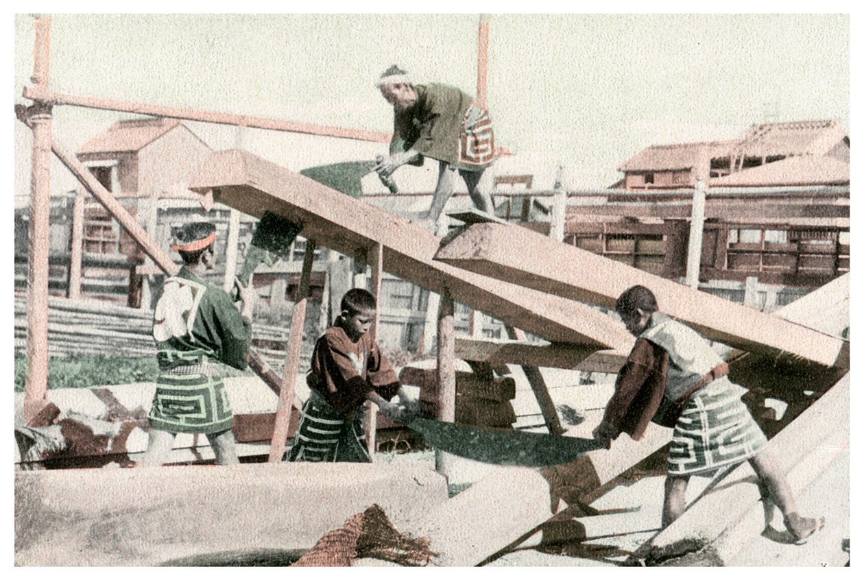Carpinteros trabajando, Japón, 1904 de Unbekannt