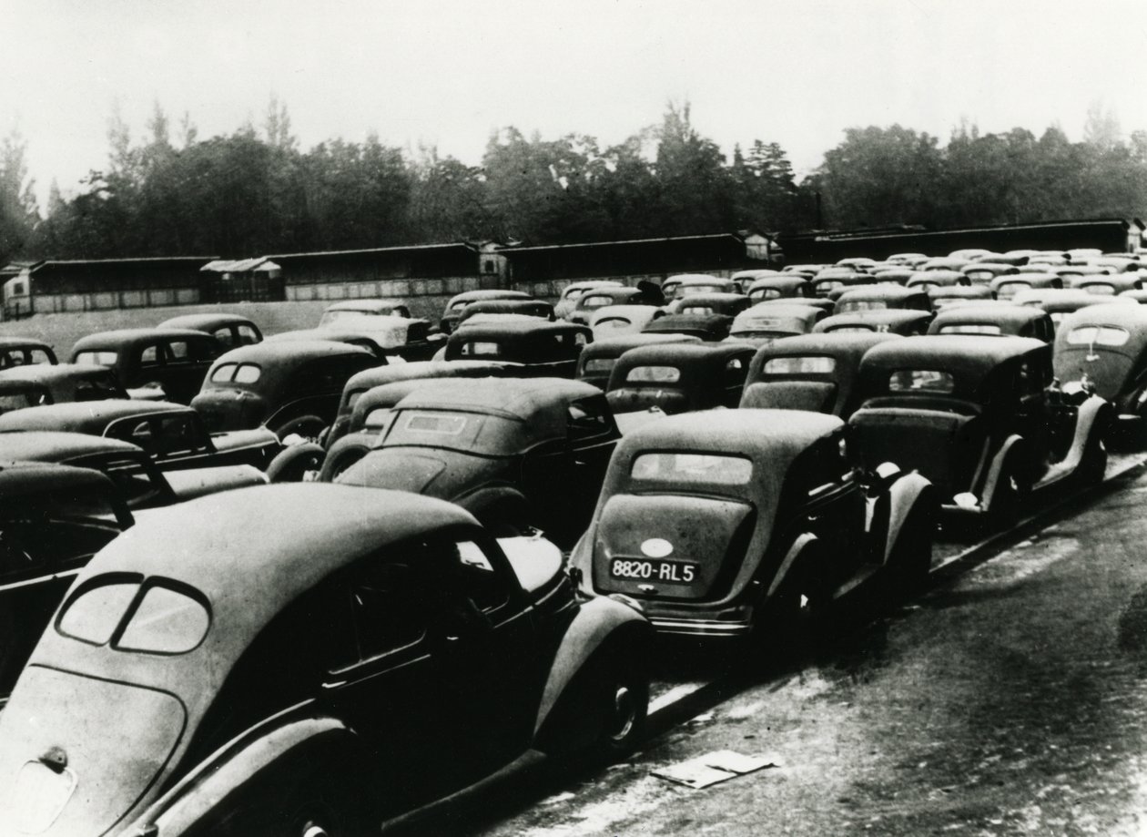 Coches confiscados por los alemanes ocupantes, Vincennes, París, 1940-1944 de Unbekannt