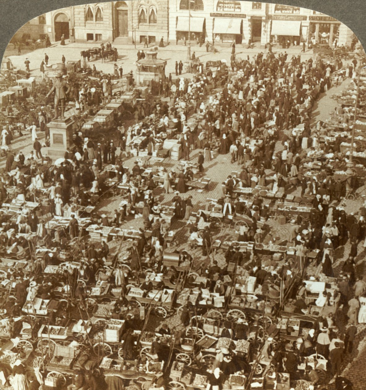 El mercado más grande de Christiania, Noruega, c. 1905 de Unbekannt