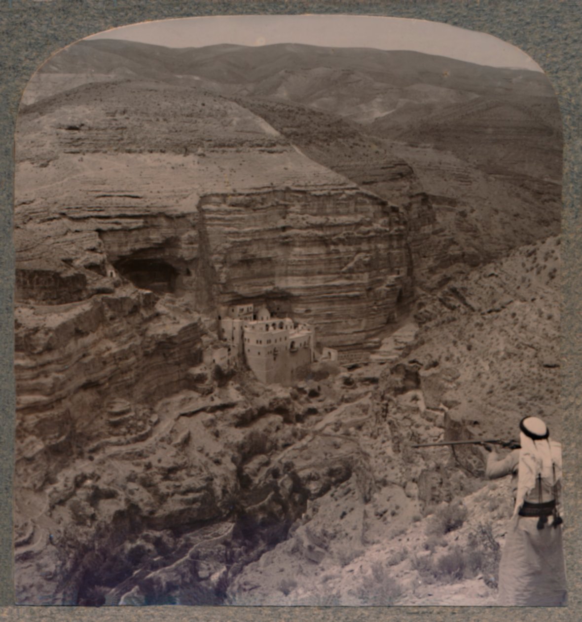 Convento de Elías. Beduinos disparando, c1900 de Unbekannt