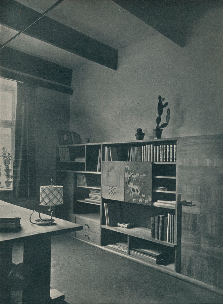 Esquina de una biblioteca diseñada por Hans Hartl, c1927 de Unbekannt