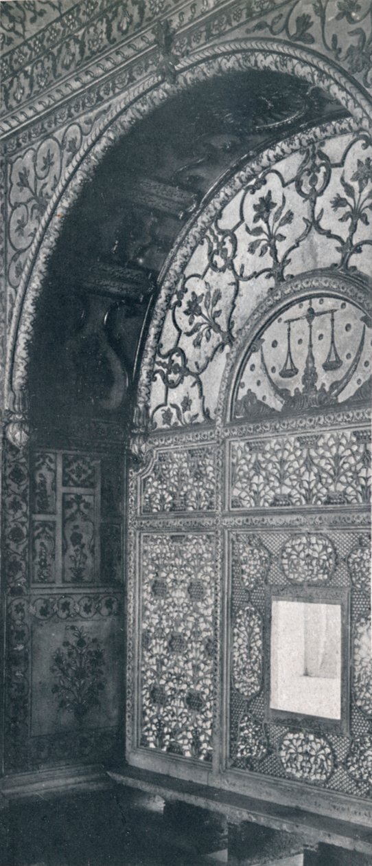 Delhi. La balanza de la justicia Pantalla de mármol tallado a través de la cual se recibían peticiones, c1910 de Unbekannt