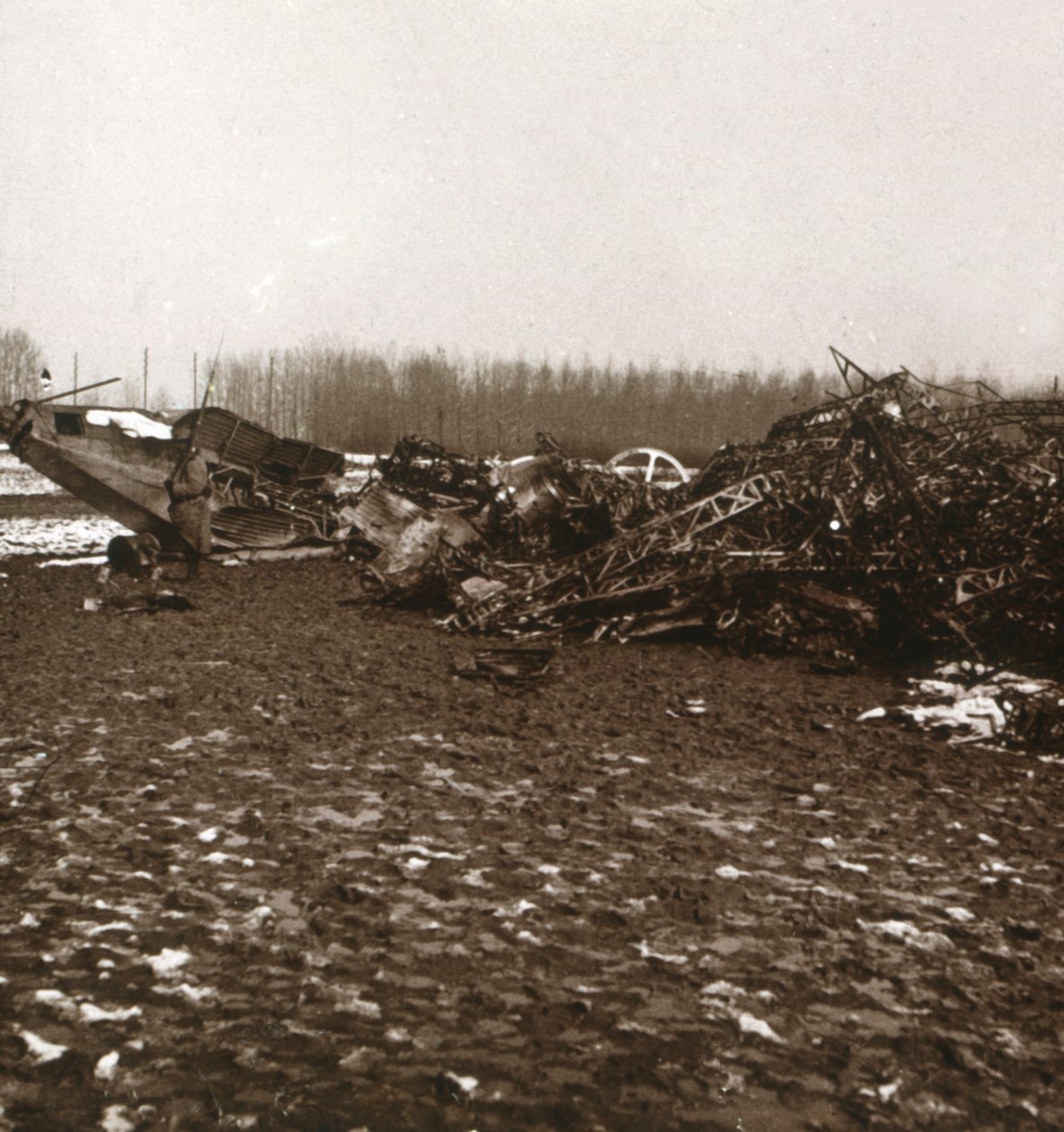 Zeppelin destruido, c1914-c1918 de Unbekannt