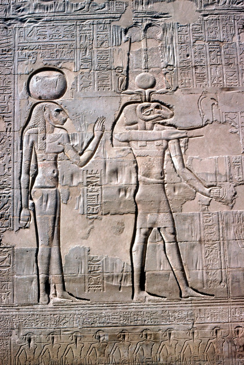 (detalle) de un relieve de Sekhmet y Knum, Templo de Khnum, Periodos Ptolemaico y Romano de Unbekannt