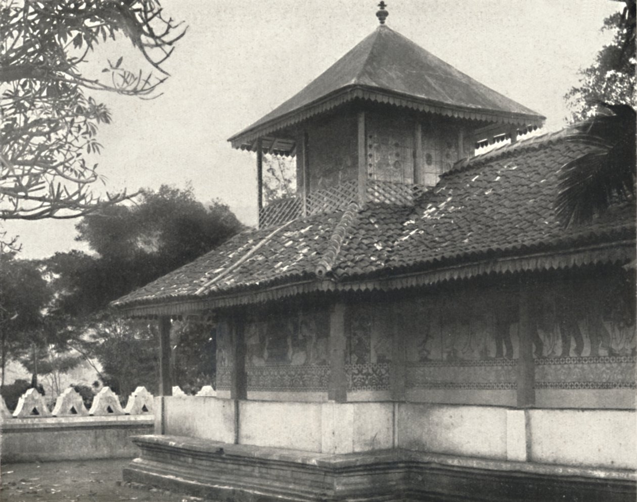 Dewale s. Tafel 58 en la Dagoba del Diente Sagrado en Kandy, 1926 de Unbekannt