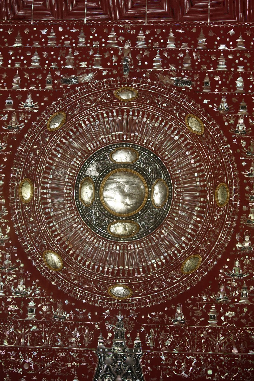 Rueda del Dharma en Wat Chedi Luang, Chiang Mai, Tailandia de Unbekannt