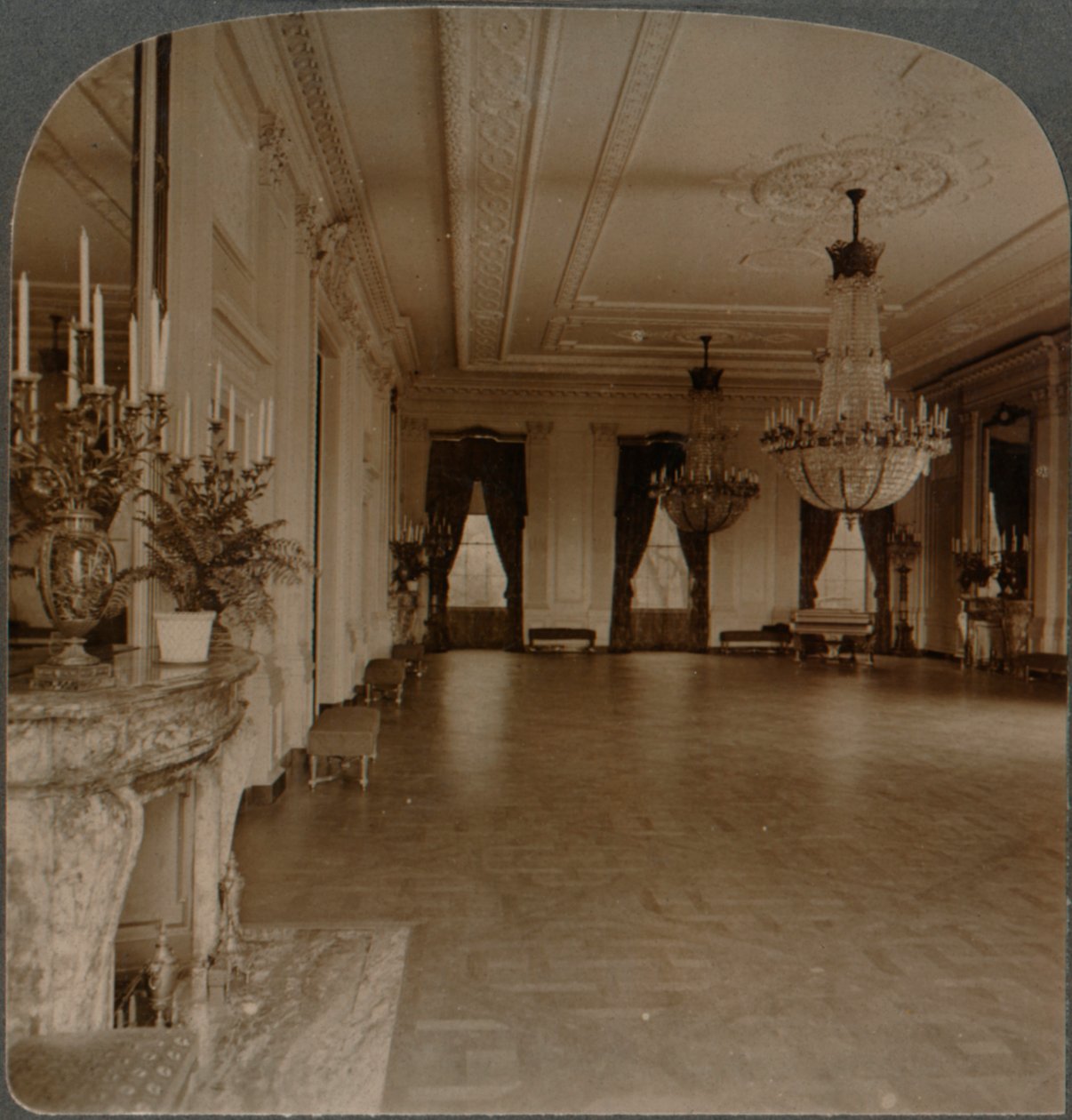 Sala Este donde se celebran recepciones, Casa Blanca, Washington D.C., c1900 de Unbekannt