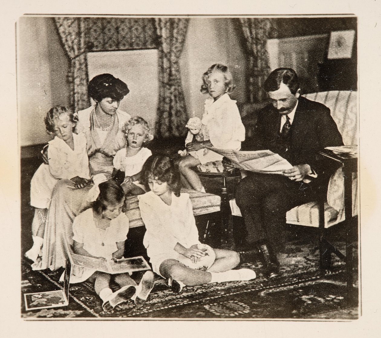 El emperador Carlos I y su familia en el exilio, años 1920 de Unbekannt