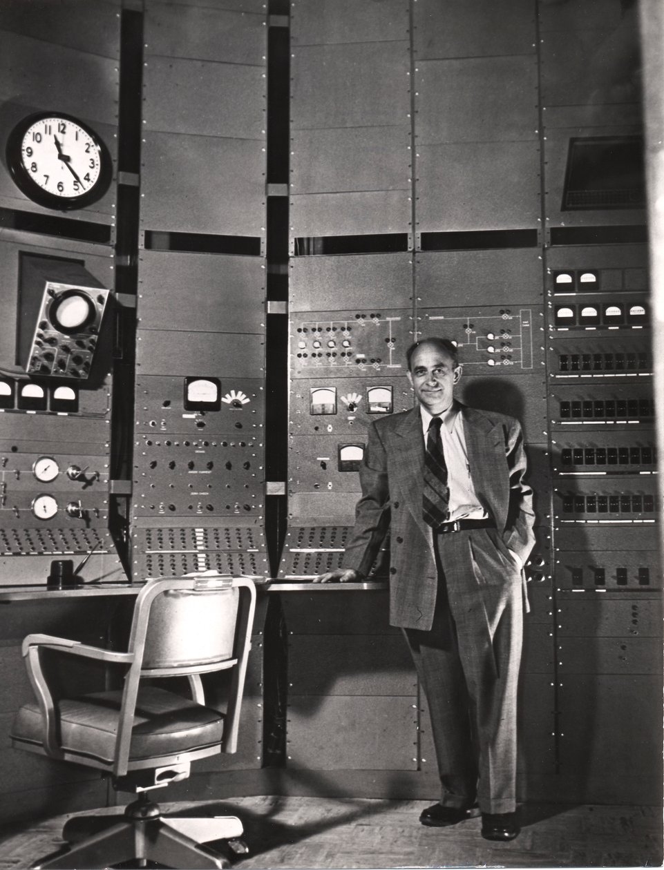Enrico Fermi, físico nuclear estadounidense nacido en Italia, c1942 de Unbekannt