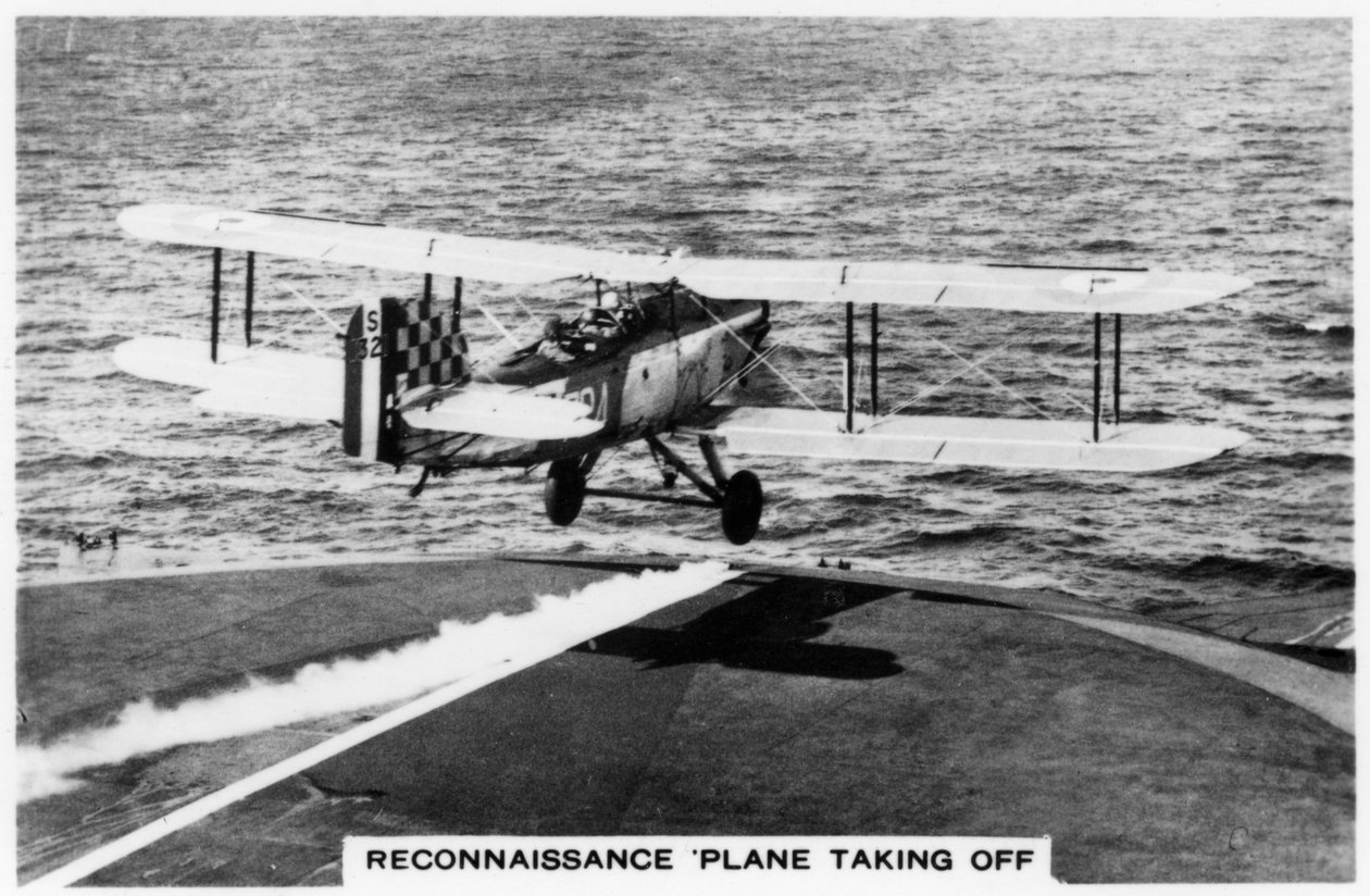 Avión de reconocimiento Fairey III F despegando del portaaviones HMS Courageous, 1937 de Unbekannt