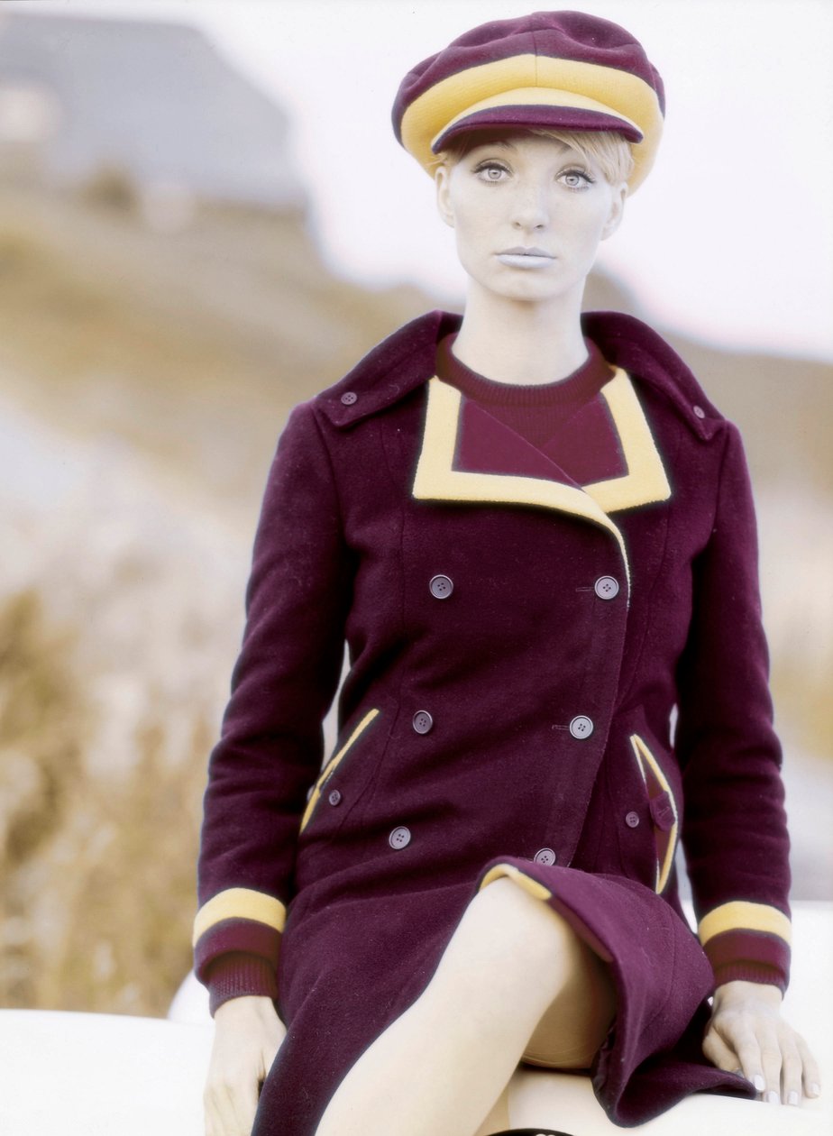 Moda: joven con gorra y abrigo, finales de los 60s-principios de los 70s (foto) de Unbekannt