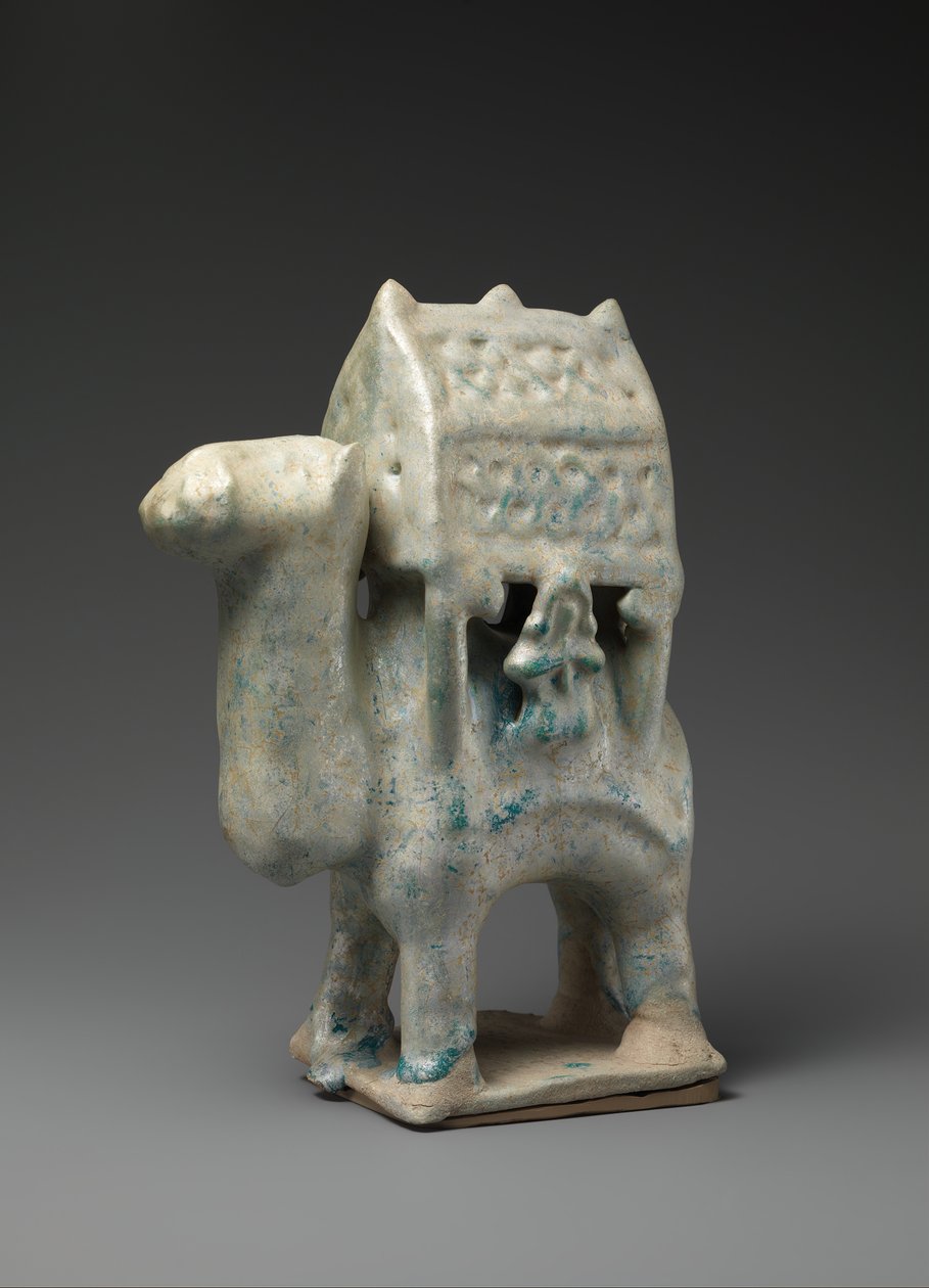 Figurilla en forma de camello llevando un palanquín y dos jinetes, siglo XII-principios del siglo XIII de Unbekannt