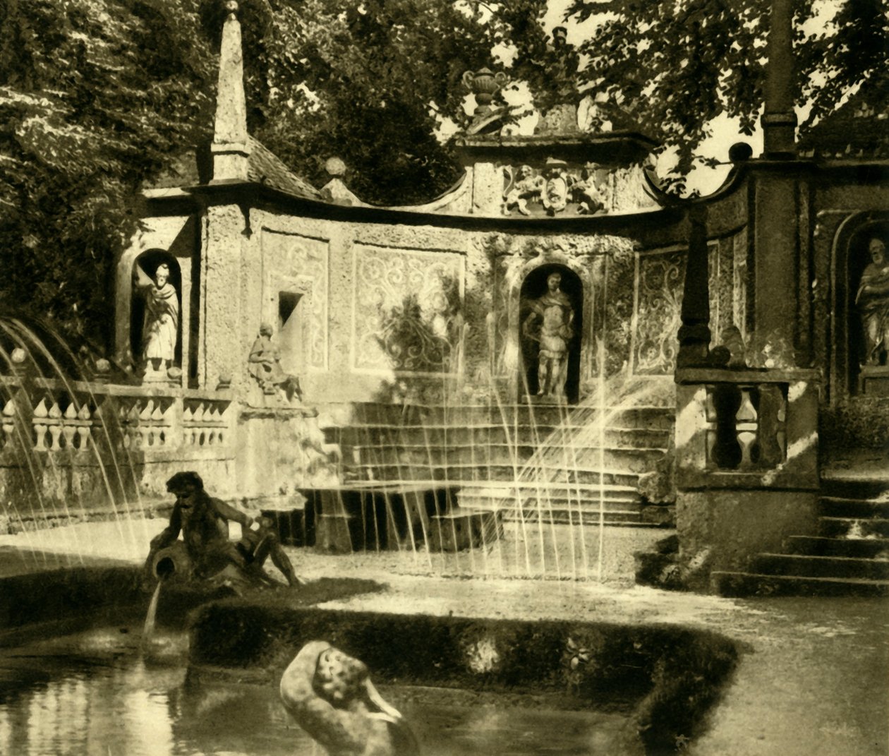 Fuentes, Palacio de Hellbrunn, Salzburgo, Austria, c1935 de Unbekannt
