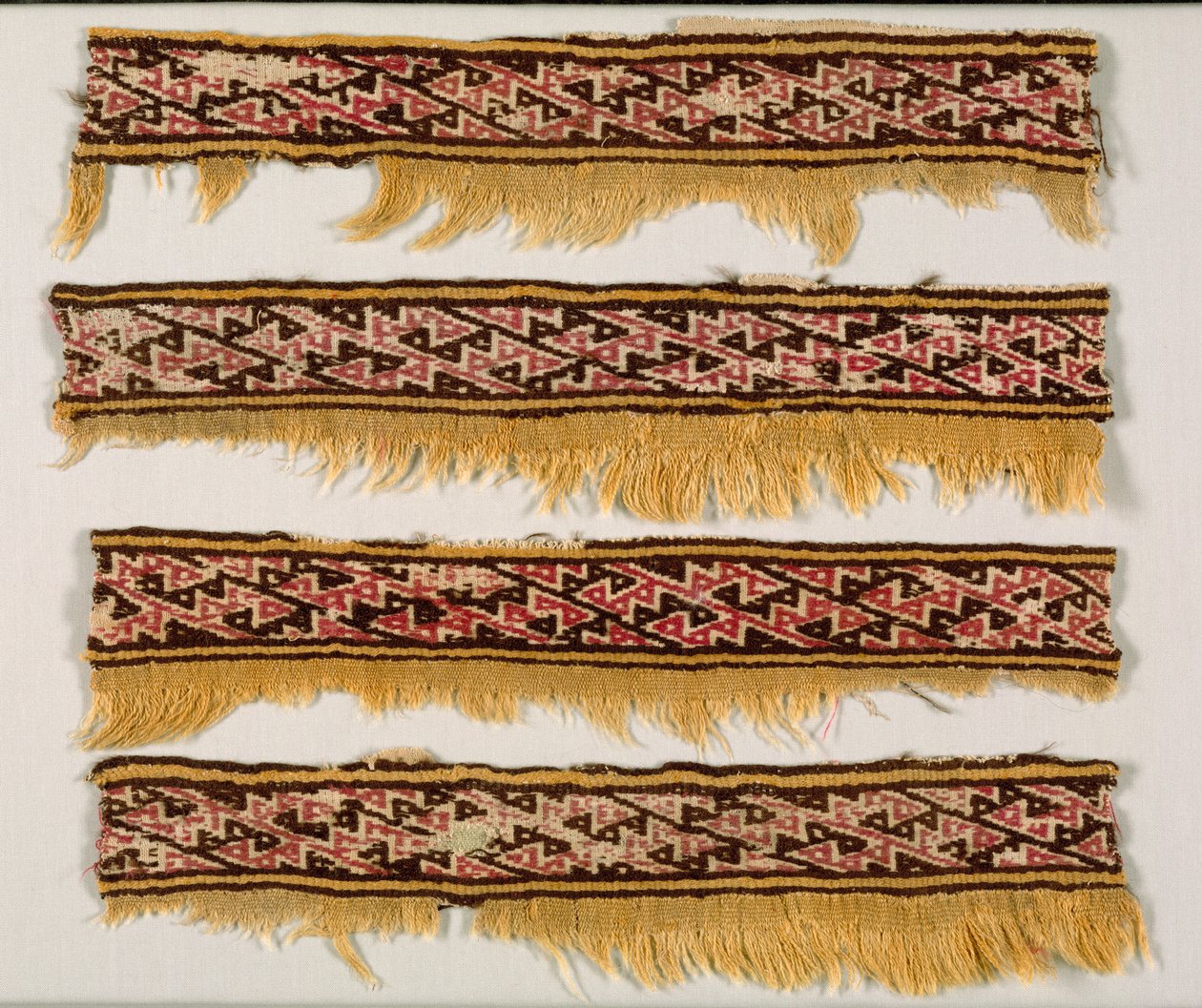 Cuatro tiras de borde, c. 1100-1400 de Unbekannt