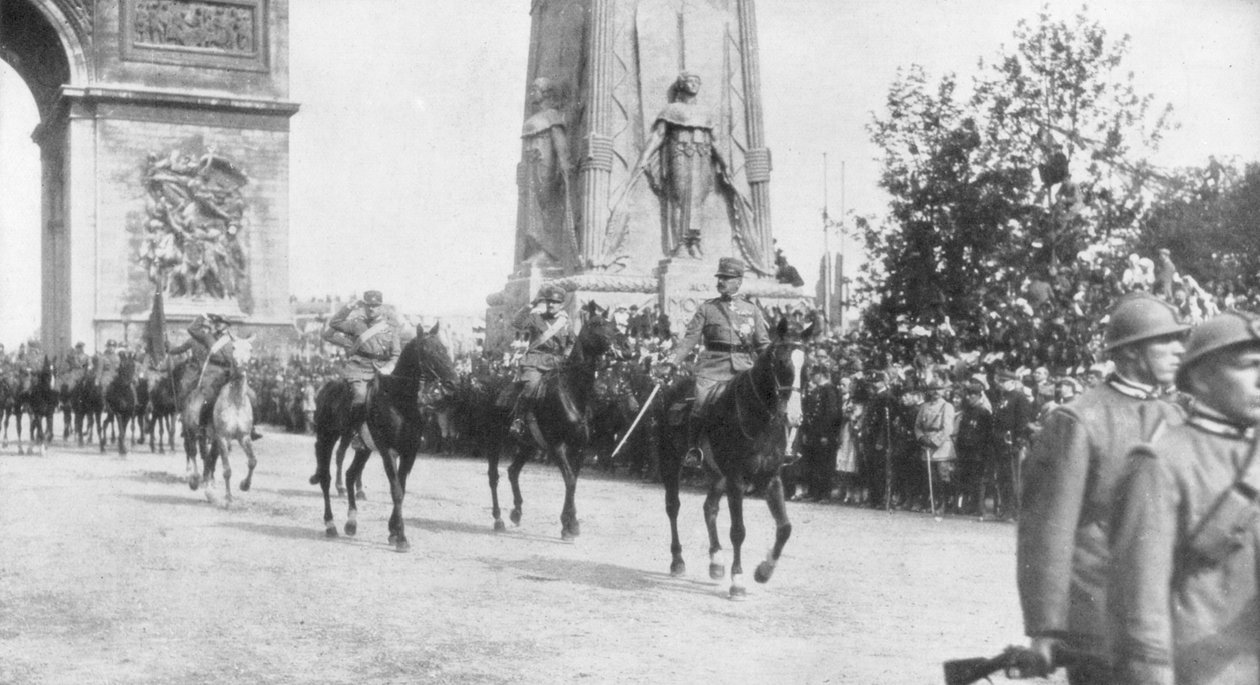 General Montuori y tropas italianas durante el desfile de la victoria, París, Francia, 14 de julio de 1919 de Unbekannt