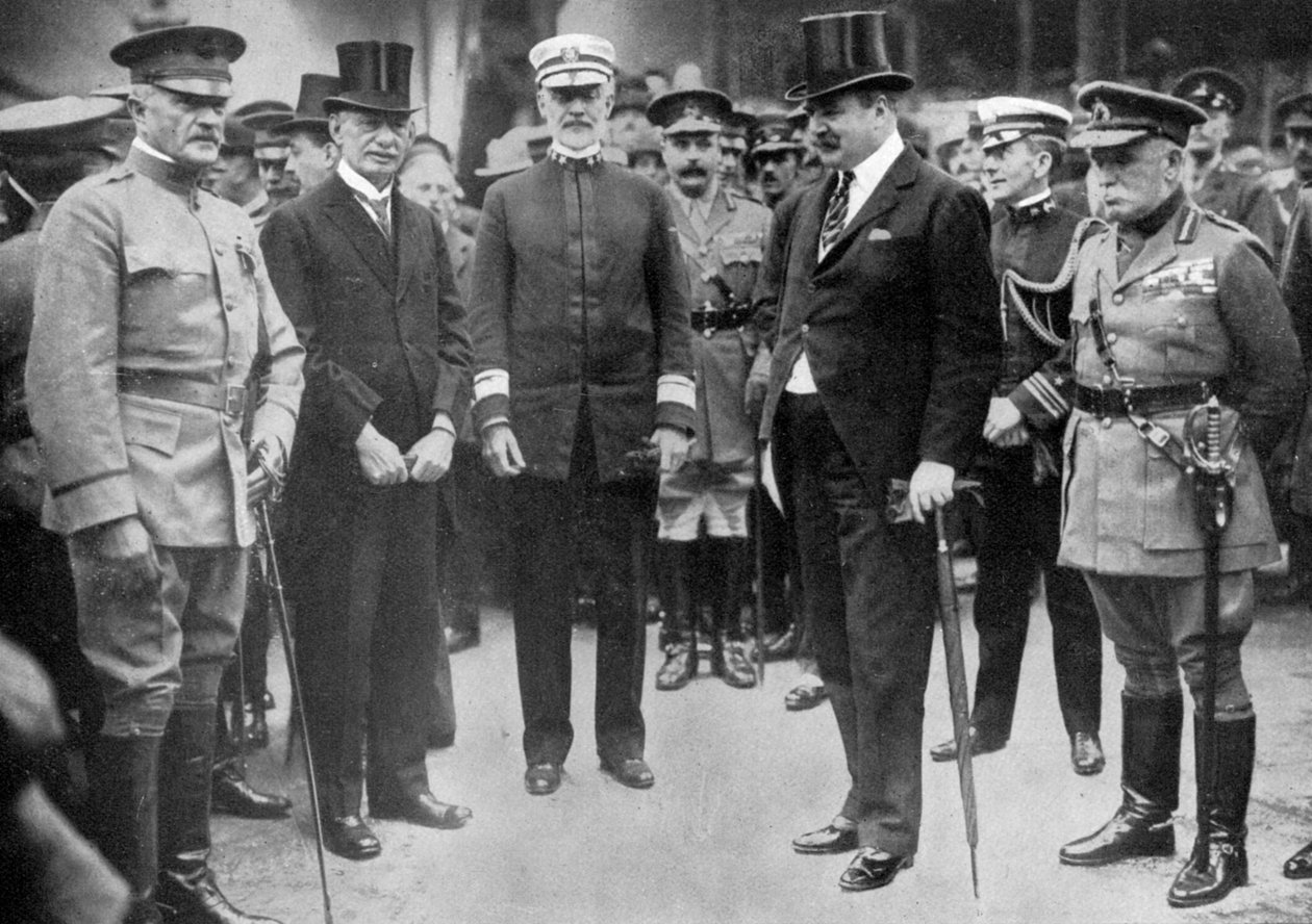 El General Pershing llegando a Liverpool, 8 de junio de 1917, c1920 de Unbekannt