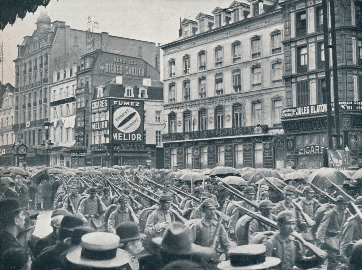 Infantería alemana entrando en Bruselas bajo la lluvia, 1914 de Unbekannt