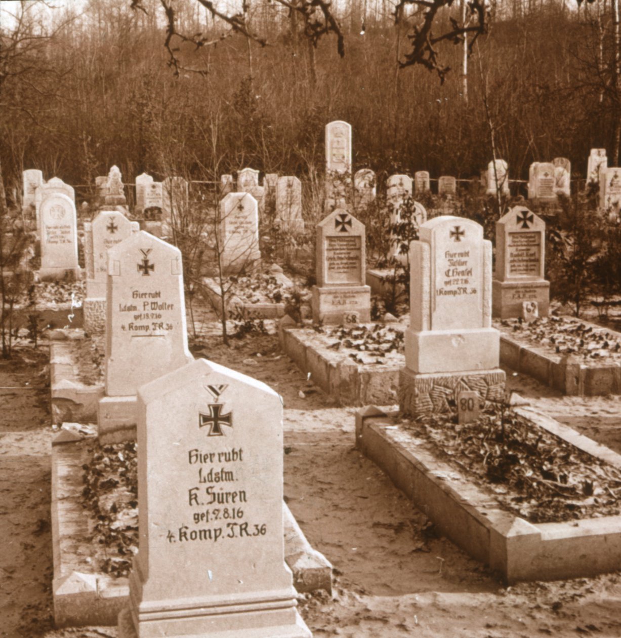 Cementerio alemán, Carlepont, norte de Francia, c1914-c1918 de Unbekannt
