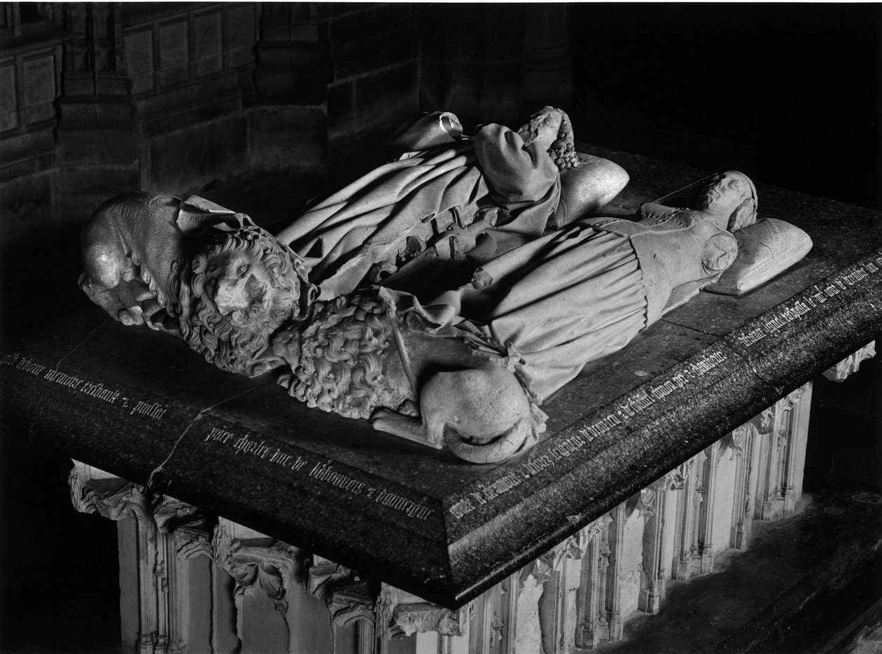 Arte gótico: Gisants de Carlos I de Borbón (1401-1457) y Agnes de Borgoña (1407-1476) esculpidos por Jacques Morel (1417-1459). 1448-1453. Iglesia de San Pedro de Souvigny (Allier). de Unbekannt