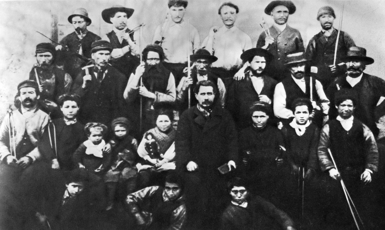 Grupo de obreros parisinos participando en la Comuna, fotografía. Comuna de París 1871 de Unbekannt