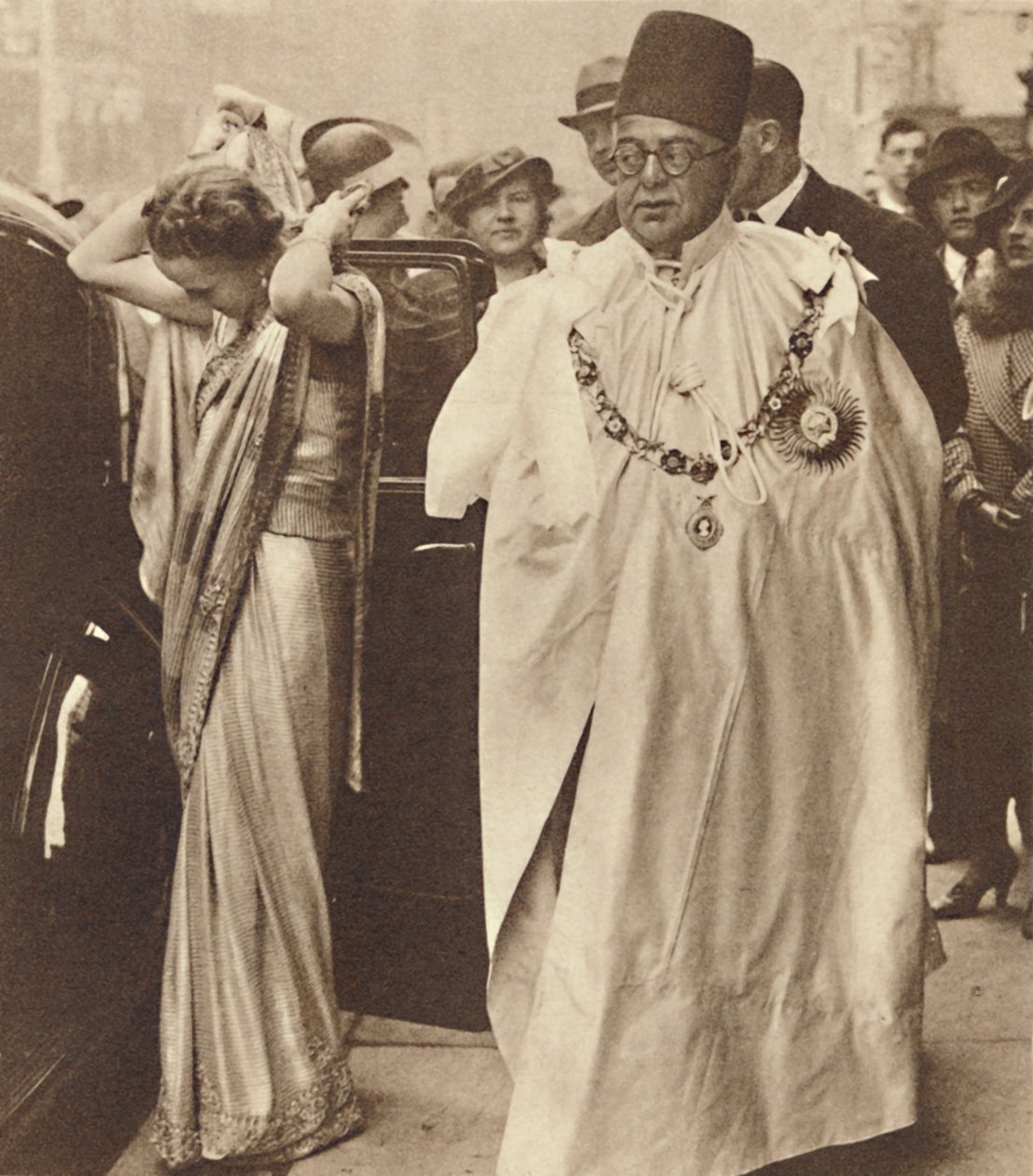 S.A. El Príncipe Aga Khan y la Begum Aga Khan, 12 de mayo de 1937 de Unbekannt