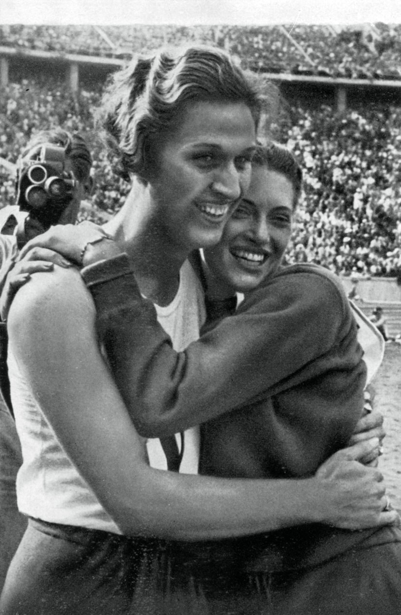 Helen Stephens y Alice Arden, atletas americanas, Olimpiadas de Berlín, 1936 de Unbekannt