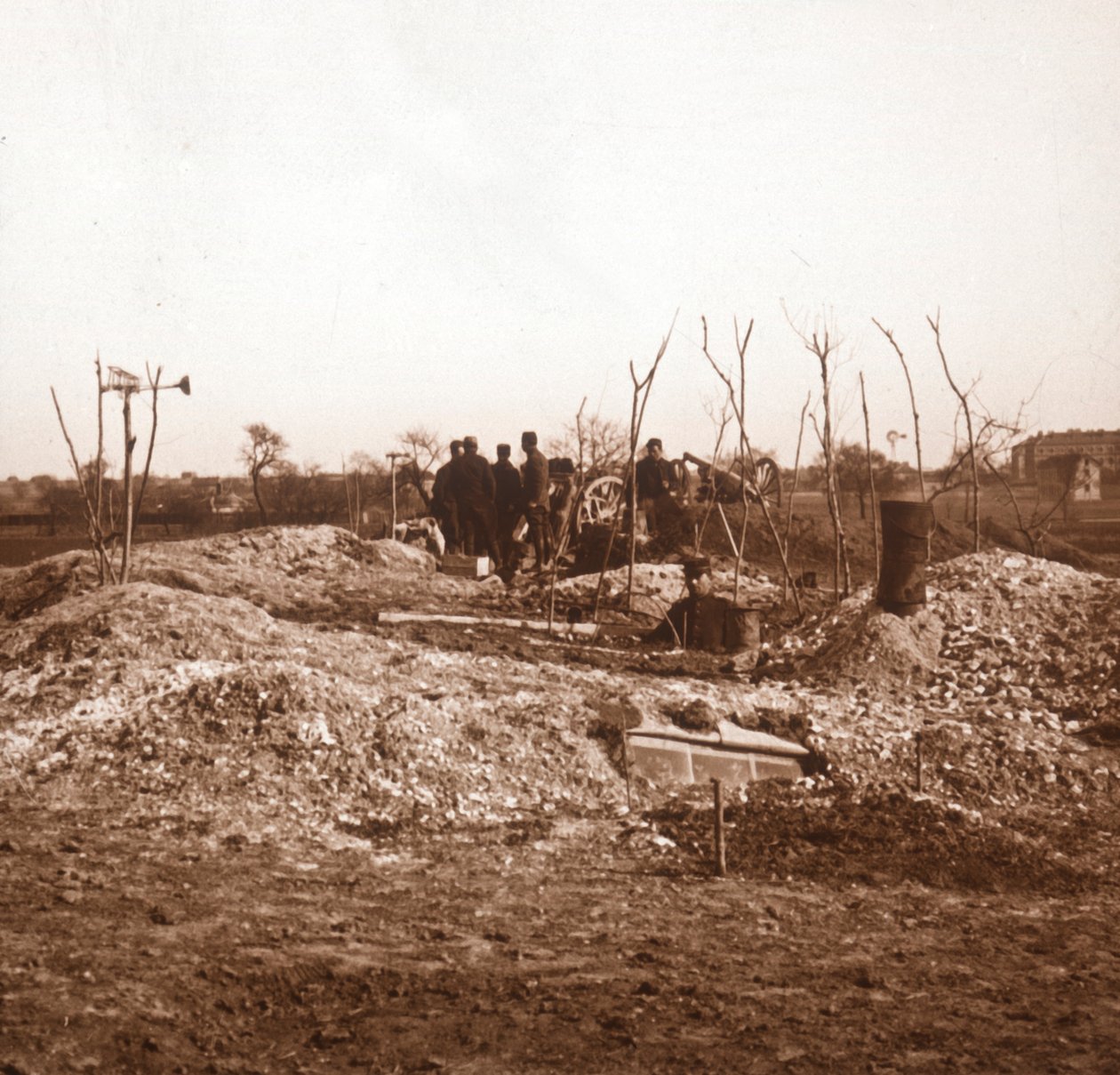 Batería oculta, c1914-c1918 de Unbekannt