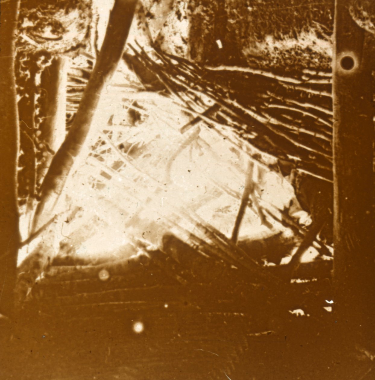 Impacto de un cañón antiaéreo automático de 75, c. 1914-c. 1918 de Unbekannt