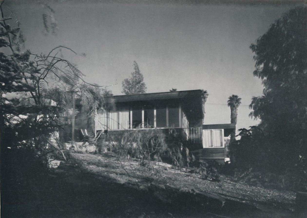Casa en Los Ángeles por Richard J Neutra. - Vista del patio y jardín, 1942 de Unbekannt