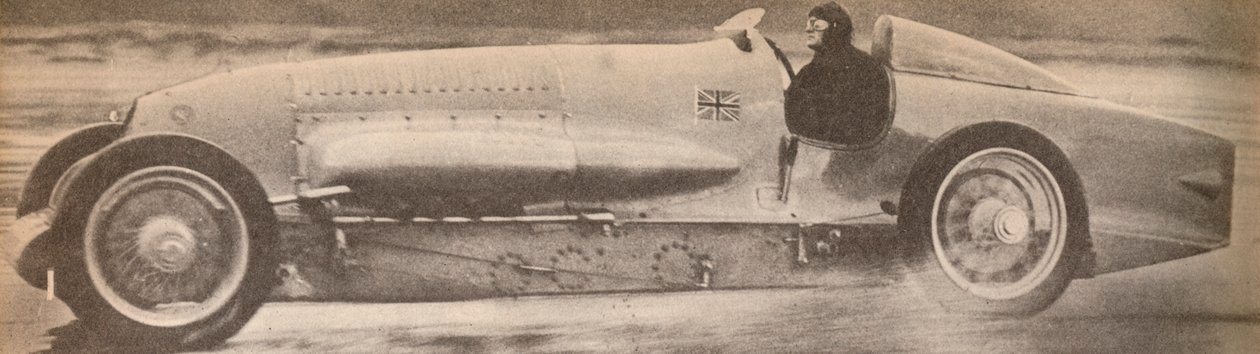 En enero de 1927, el Mayor Malcolm Campbell en su famoso Bluebird rompió el récord mundial de velocidad en tierra de Unbekannt