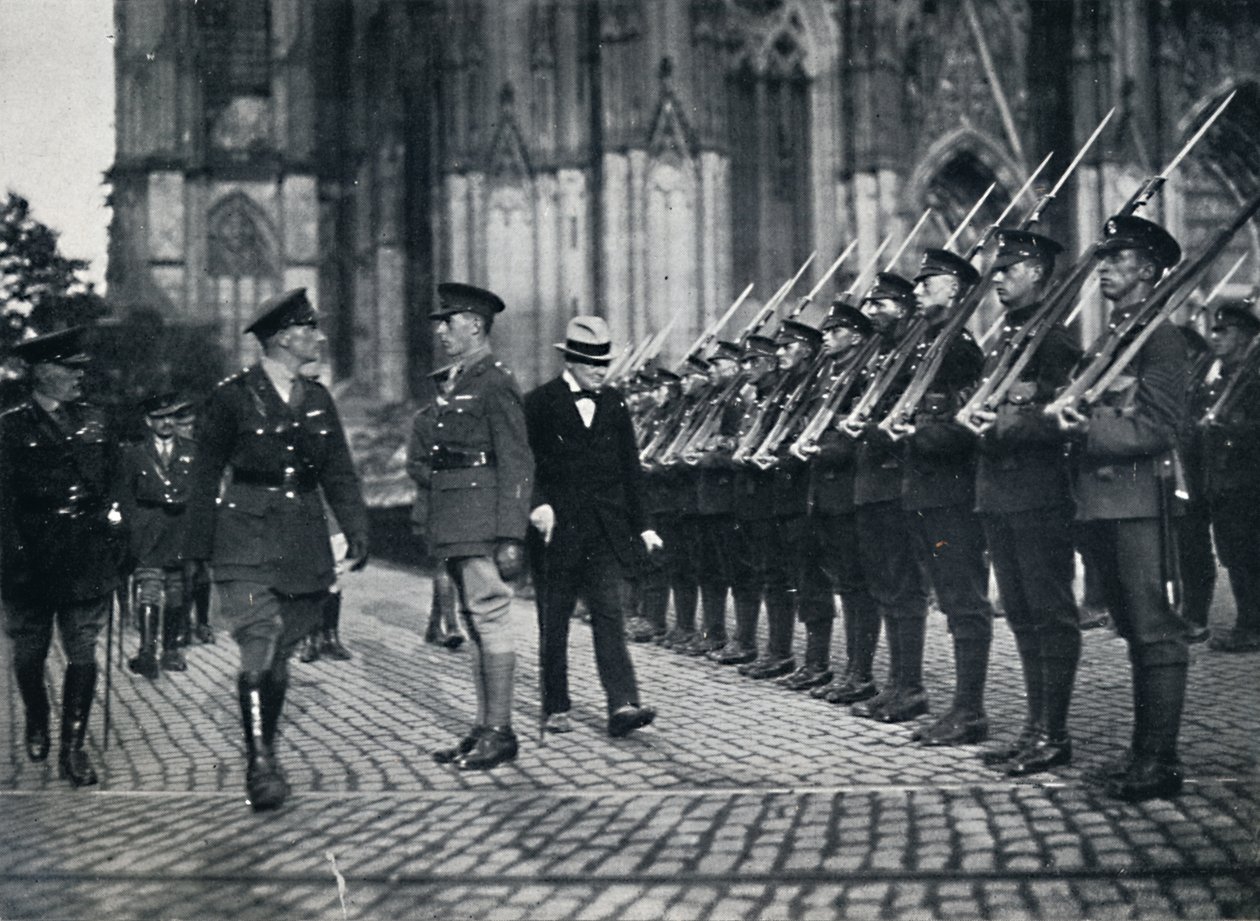 Inspección de tropas al pie de la Catedral de Colonia, 1919, 1945 de Unbekannt