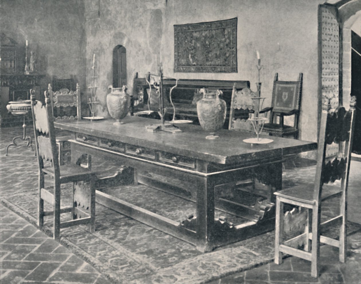 Interior, Palazzo Davanzati - Con mesa del siglo XV del distrito de Parma o Módena, 1928 de Unbekannt