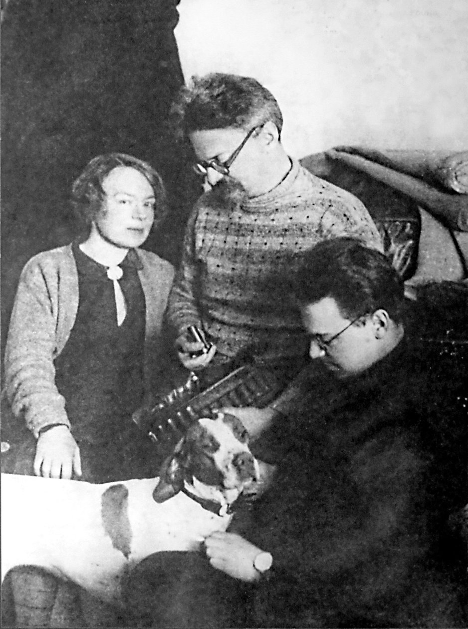 Leon Trotsky y su familia, Alma Ata, URSS, 1928 de Unbekannt