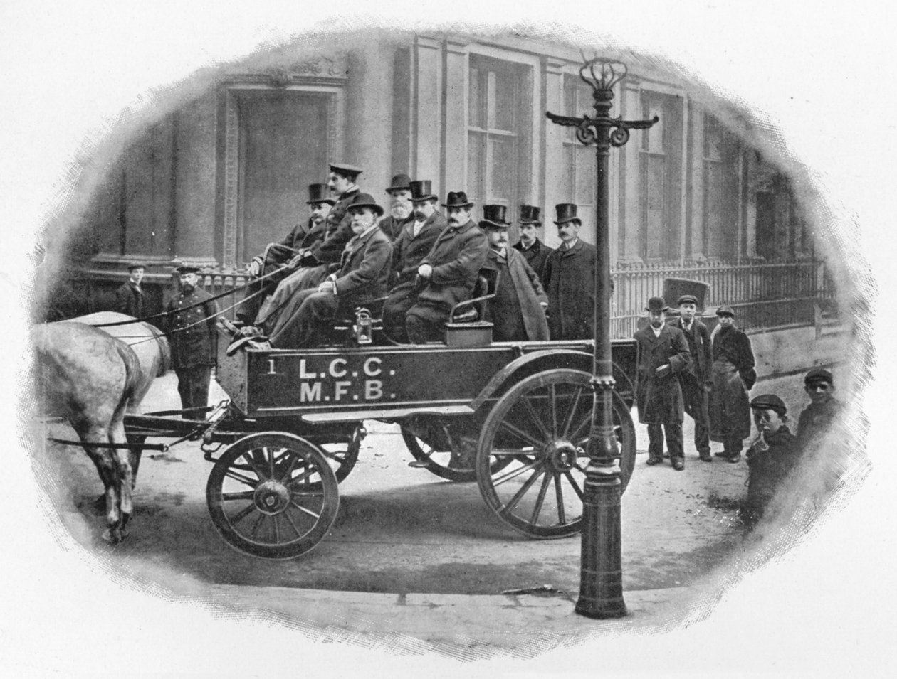 Comité de Bomberos del Consejo del Condado de Londres comenzando una inspección, c1903 de Unbekannt