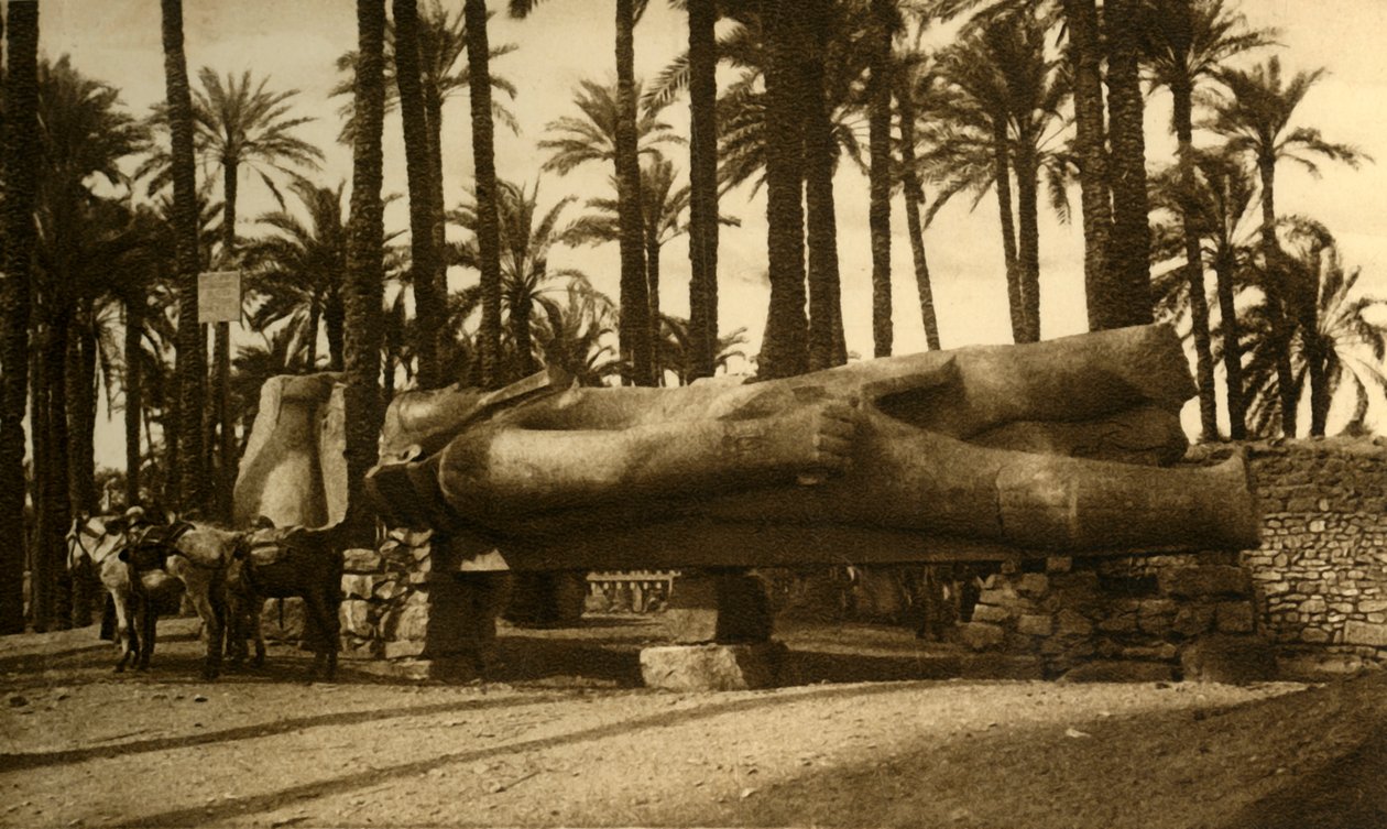 Memphis - La estatua colosal de Ramsés II, c. 1918-c. 1939 de Unbekannt