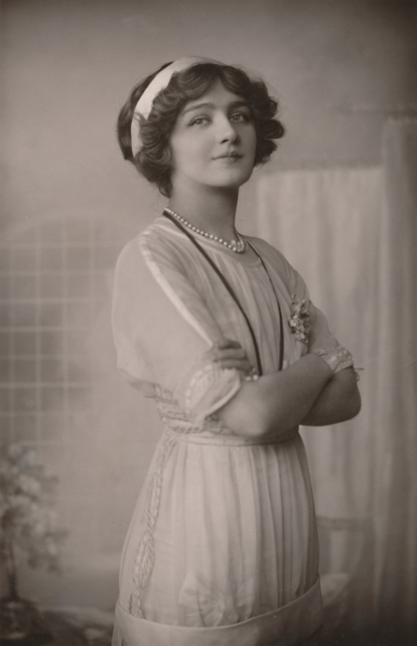 Miss Lily Elsie, 1886-1962, como Alice en la Princesa del Dólar, c1930 de Unbekannt