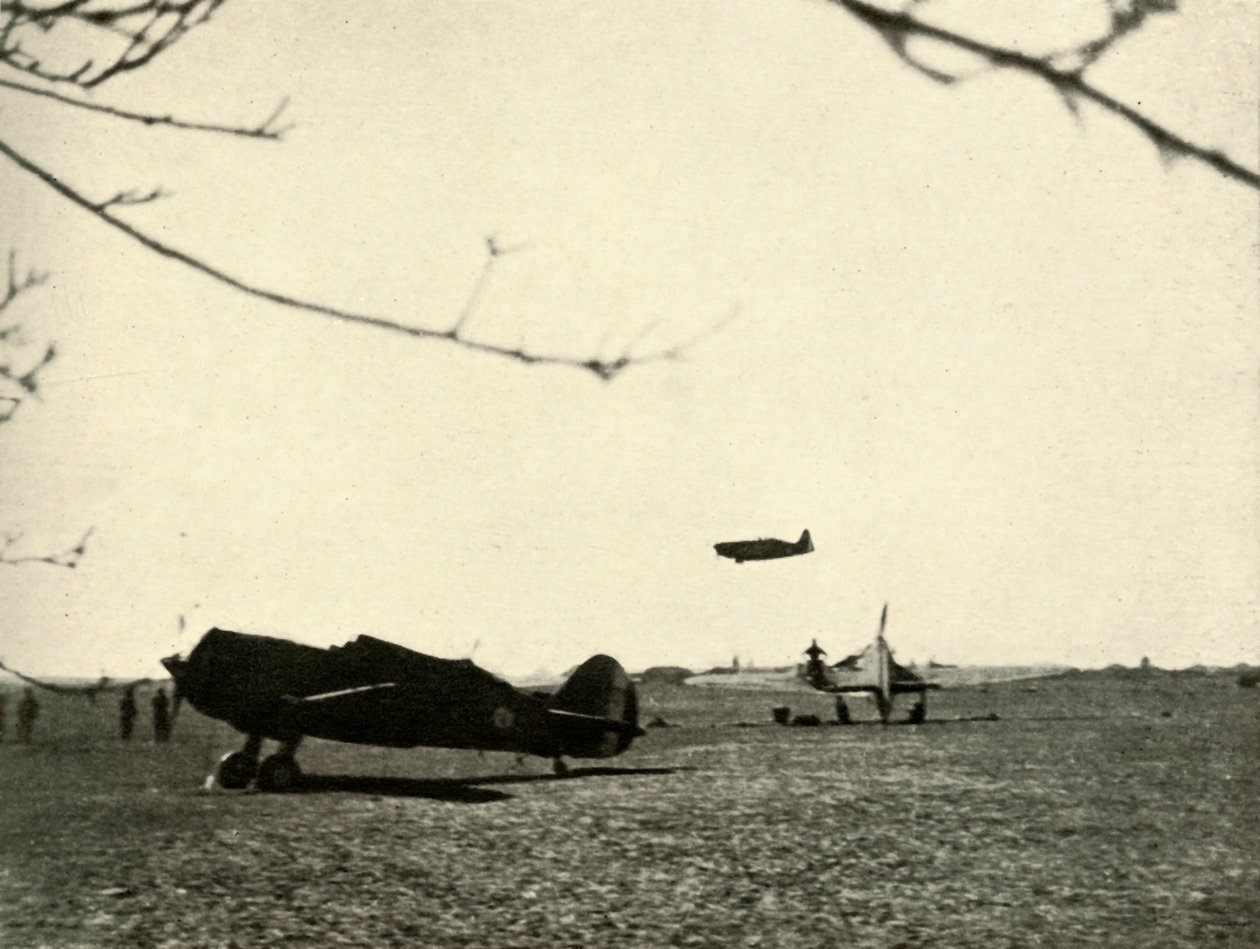 Morane 406 en el aeródromo de Vassincourt con Curtiss Hawk francés y Hurricane, 1939-1940, 1941 de Unbekannt