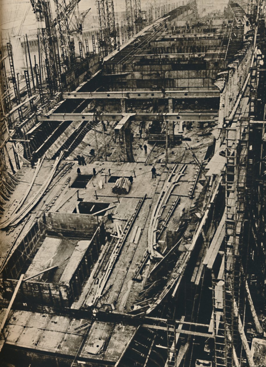 Más de 1,000 pies de largo. Casco del Queen Mary en los primeros días de construcción, 1930-1934, 1936 de Unbekannt