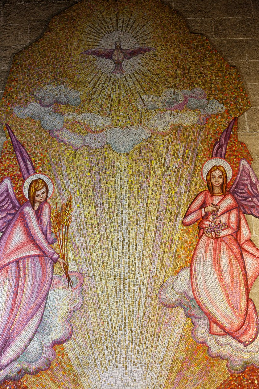 Mosaico en la iglesia del Sagrado Corazón de Jesús: ángeles y Espíritu Santo, Gallipoli, Italia de Unbekannt