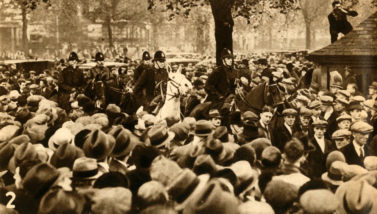 Policía montada y manifestantes, protestas del Means Test, Hyde Park, Londres, 1932, 1933 de Unbekannt