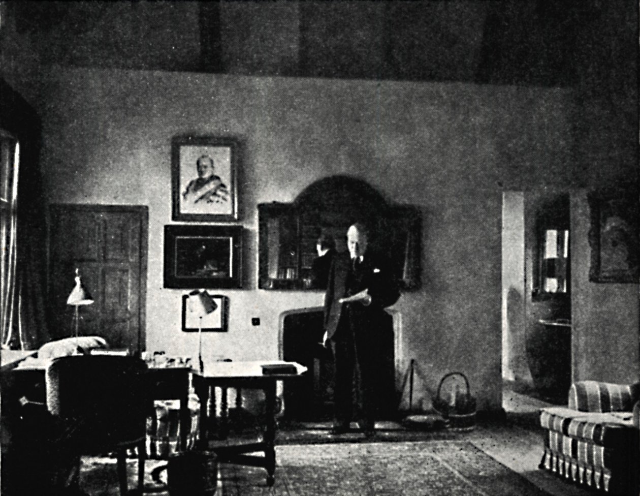 Sr. Churchill en su estudio en Westerham, 1930s, 1945 de Unbekannt