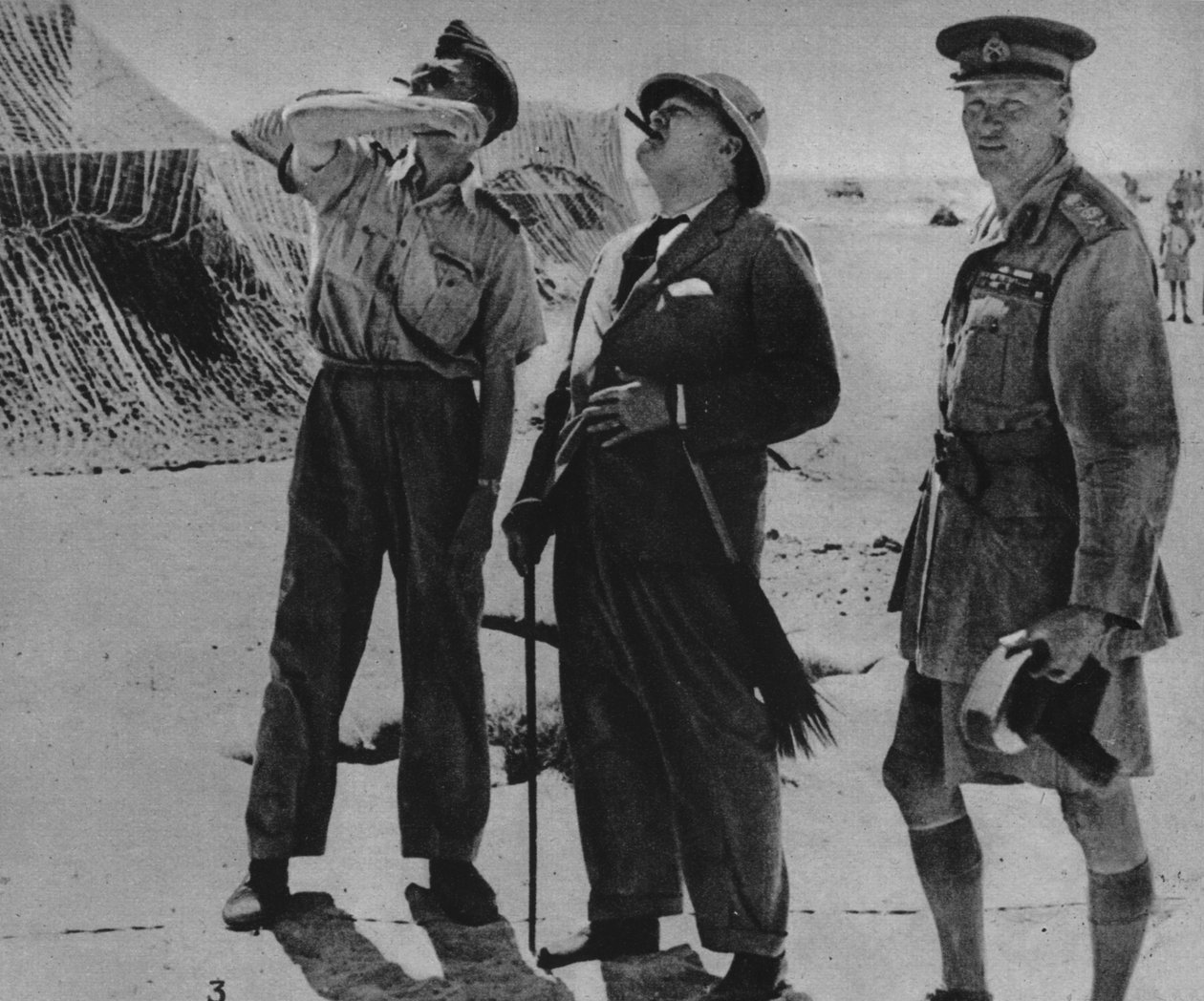 El Sr. Churchill con Sir A. Tedder y el General Auchinleck de Unbekannt