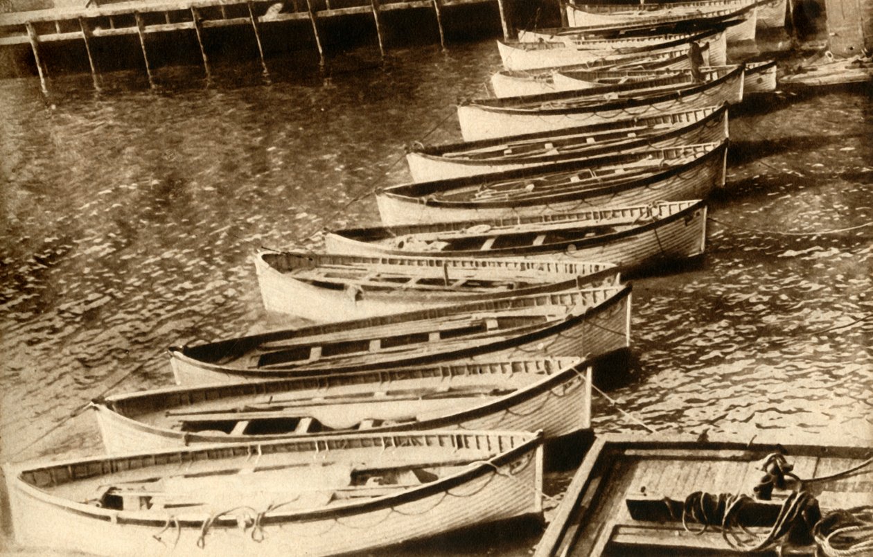 Evidencia muda de tragedia: Todo lo que quedó del barco más grande del mundo, 1912, 1933 de Unbekannt