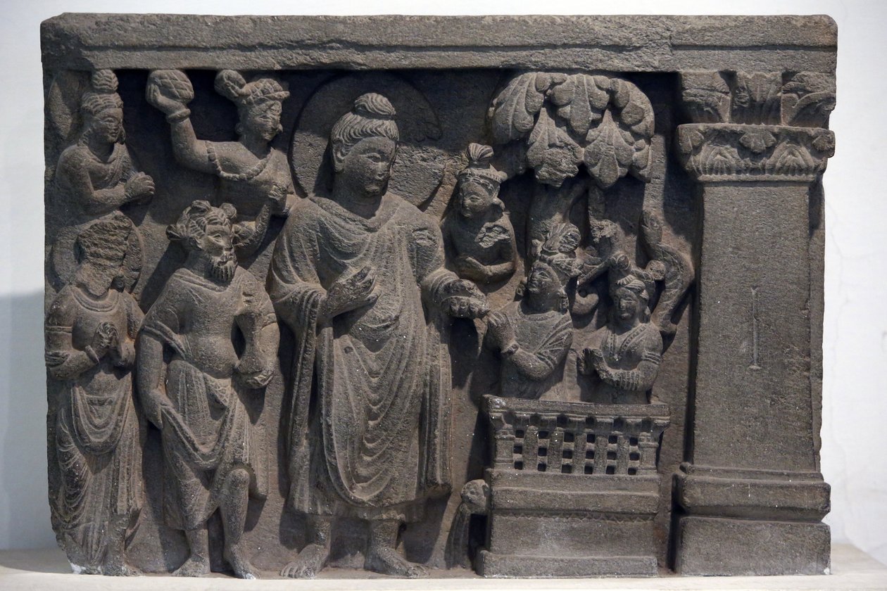 Museo Nacional de India, Delhi. Buda con Naga-Kalika. Gandhara, siglo II d.C., Piedra. Préstamo del museo del Colegio Mayo, Ajmer. India de Unbekannt