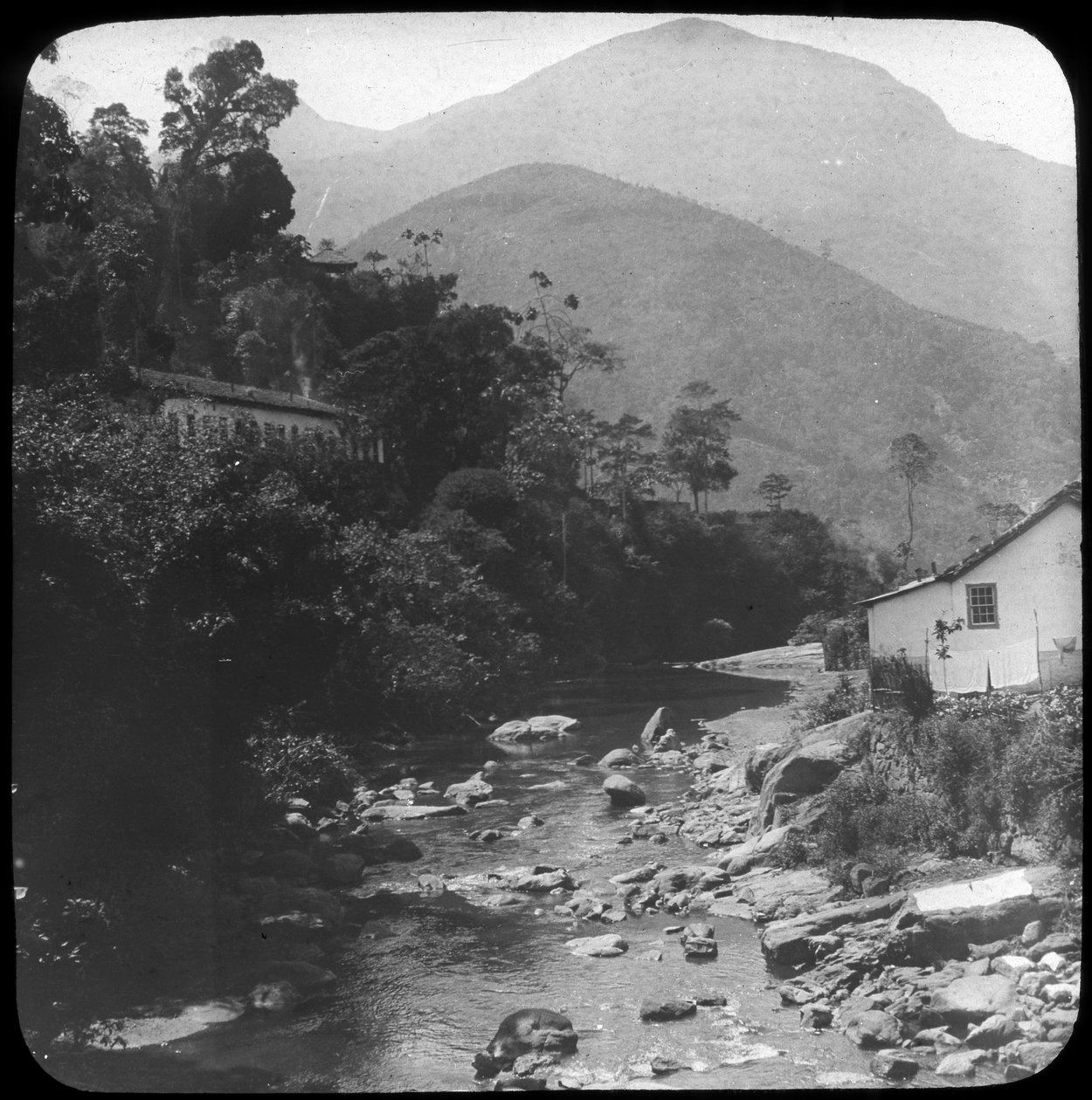 Cerca de Petrópolis, Río de Janeiro, Brasil, finales del siglo XIX o principios del siglo XX de Unbekannt