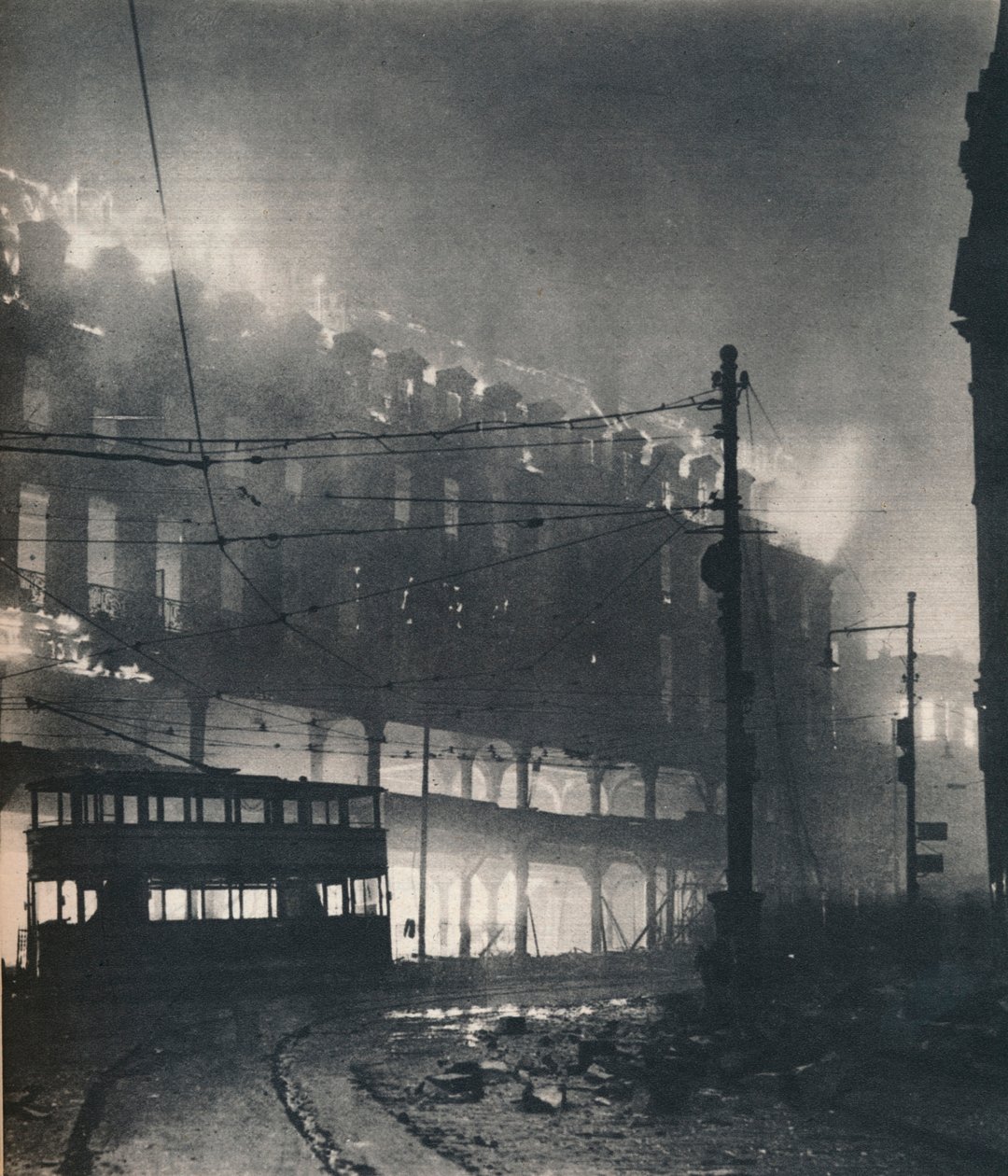 Nueve horas de bombardeo. Cuando llegó el turno de Sheffield era pleno invierno, 1940-1942 de Unbekannt