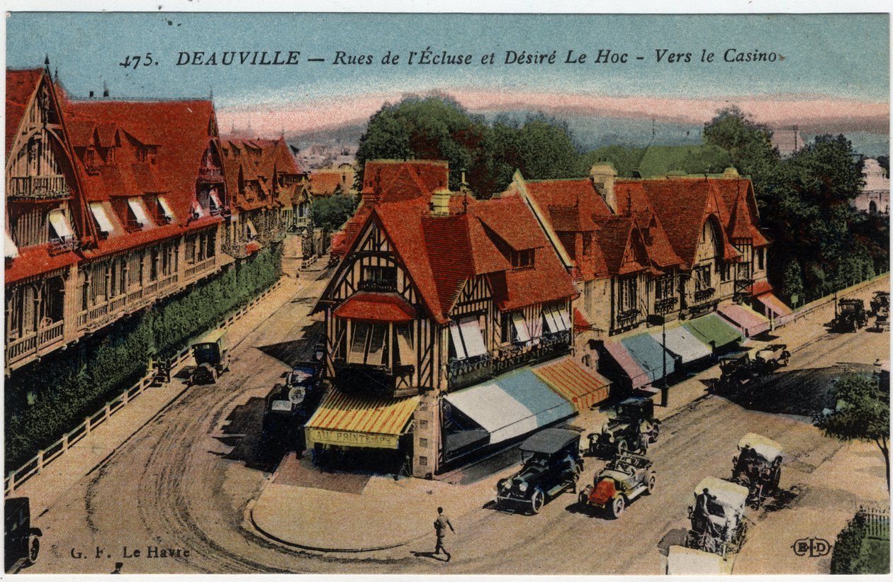 Normandía, Calvados (14), Deauville: casas con entramado de madera en las calles de l